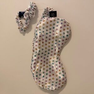 BNWT ROLLER RABBIT X TARGET COLLAB SLEEP MASK.